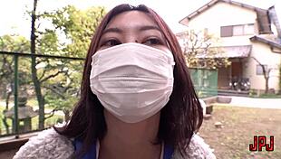 맹세해, 공원에서 기혼녀가 자기 몸 보여주고 있었어