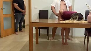 mi novia folla duro con su jefe en reunion