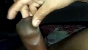 Indian girl sucking cock 😏