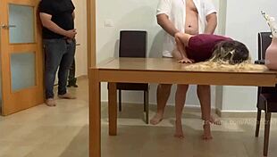 mi novia folla duro con su jefe en reunion