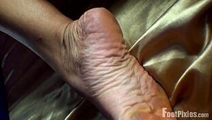 Aubrey Lie Down With Me