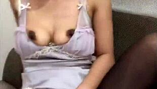 Siganjue, is it the season for wet pussy with vibrator?