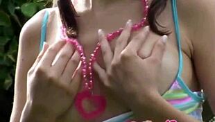 อืม สาวน่ารักเซลิน่า18+เล่นหีกลางแจ้ง