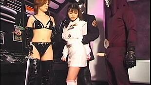 what's this heroine doujin about?