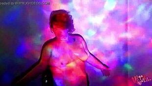 Worship This Bbw Goddess As She Dances And Gets Oiled!