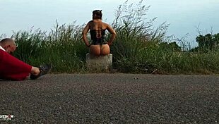 Shooting Porn Au Bord Dune Route With Shaved Pussy