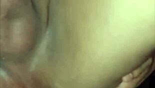 hey, gordita peruana cachando en el auto con maduro sin condon.