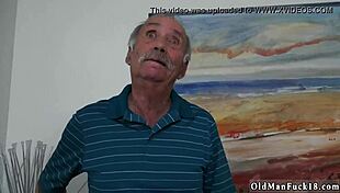 Troietta bollente 18+, vecchio, nonna in trio selvaggio frannkies