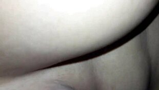 I'm having fun with ass and pussy, it's so sexy!