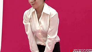 アマチュアヌード撮影、槇本真紀がセクシーランジェリーで