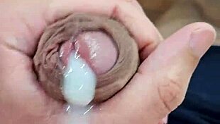 watch this twink masturbate solo