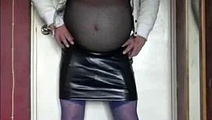 who wants to fill shy virgin's mouth with cock in stockings? 🍆