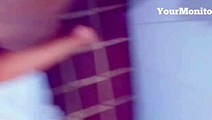 madurita reaches orgasm from pussy play!