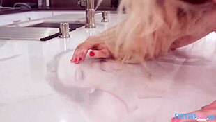 Petite danseuse Lilly Bell performe avec Michael Swayze