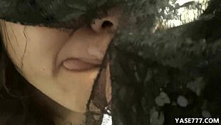 MILF Asia Tua Ikut Threesome Liar Sama Suami Cuckold dan Teman Istri China Coba Grup Amatir