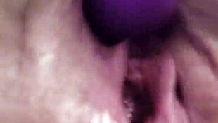 te gusta bebe como me toco con mi dildo while squirting