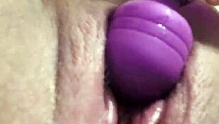 te gusta bebe como me toco con mi dildo while squirting