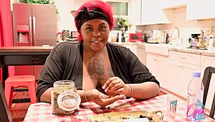 Curious about stretching limits? Join Openlegs Stretch3x and Raquel Mendoza for 10 raw questions.