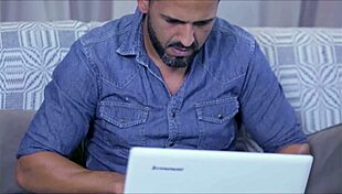 Evy Kethlyn Sucks Tony Tigrão's Big Cock