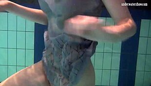 katya okuneva bouncing her tits in that dress on the beach 😍