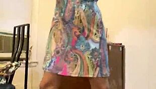 Anna Maria shows off her new sundress!