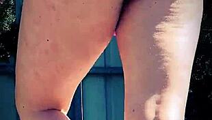 Venku miluje, um, jen relaxovat s přírodou, víš?