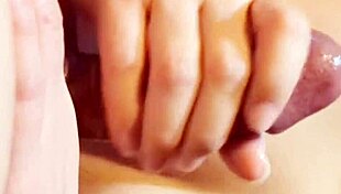 onanii shisai - shooting while masturbating, touched to cum