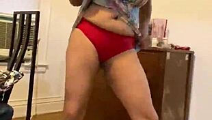 Anna Maria shows off her new sundress!