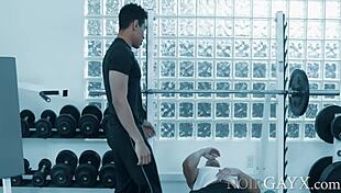 Two Hot Gay Dudes Fuck In The Gym, Mateo Fernandez Zario Travez