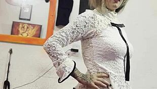 peguei ela fazendo alongamento em casa olha só que delícia