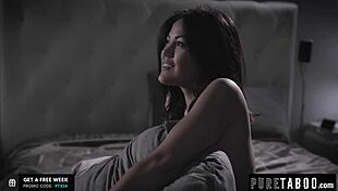 kendra spade really wants her ass fucked by small 18+ hands 😏