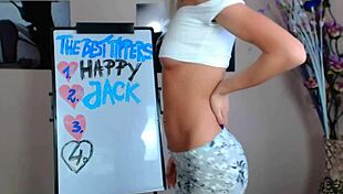 Watch this girl masturbate on cam! So hot!