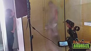 Os Maiores Peitos Do Brasil Nos Vidros Ofuscados Do Banho - Rafaella Denardin - Ed J