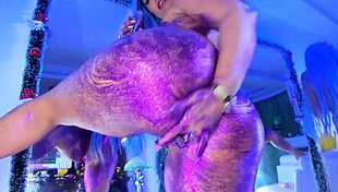 Twerk With Glitter And Oil Naked!