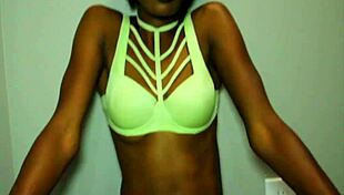 Slim Little Bandit Dances Sexy for Us