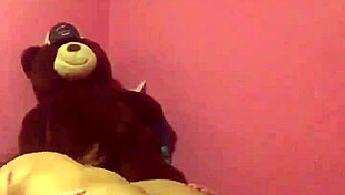 whorelladevil takes white dick 😈