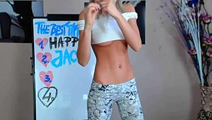 Watch this girl masturbate on cam! So hot!