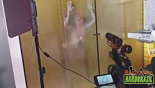 Os Maiores Peitos Do Brasil Nos Vidros Ofuscados Do Banho - Rafaella Denardin - Ed J