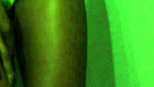 Slim Little Bandit Dances Sexy for Us