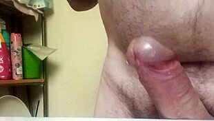 this video of huge ejaculation from monster cock without hands is amazing 💦