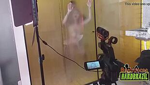 Os Maiores Peitos Do Brasil Nos Vidros Ofuscados Do Banho - Rafaella Denardin - Ed J