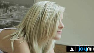 Hei, liat scene Joymii ini dia ngewe pacarnya penuh gairah pas pagi santai, dengan tetek yang loncat-loncat!