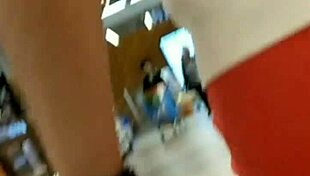 Hot girl shows nice ass in tight shorts at market 😍