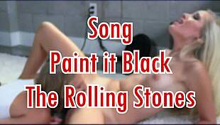 World Of Queens Explores Lesbian Themes