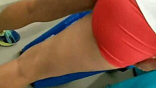 Hot girl shows nice ass in tight shorts at market 😍