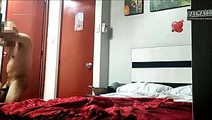 Mi primera vez con otro hombre se la di sin condon hasta me lleno de leche las nalgas