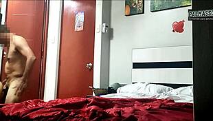 Mi primera vez con otro hombre se la di sin condon hasta me lleno de leche las nalgas