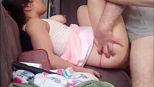 لينجي برينسيسا منحنية في ركوب دوجي ستايل