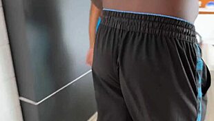 मार्लन कोस्टा के साथ वाइल्ड आउटडोर फन के लिए हंग बिग ब्लैक कॉक इनवाइट करना