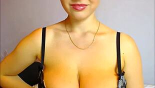 i watch kattelovely1's big tits on webcam